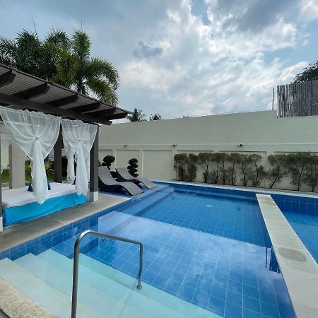 Ezekiel'S Private Hot Spring Resort Calamba  Εξωτερικό φωτογραφία